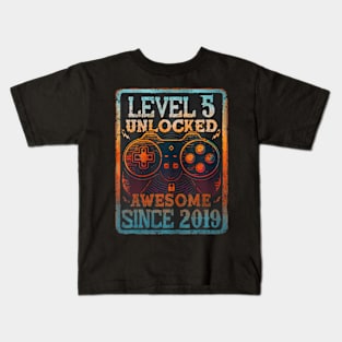 Level 5 Unlocked 5 Year Old 5Th Birthday Gamer Boys Kids Kids T-Shirt